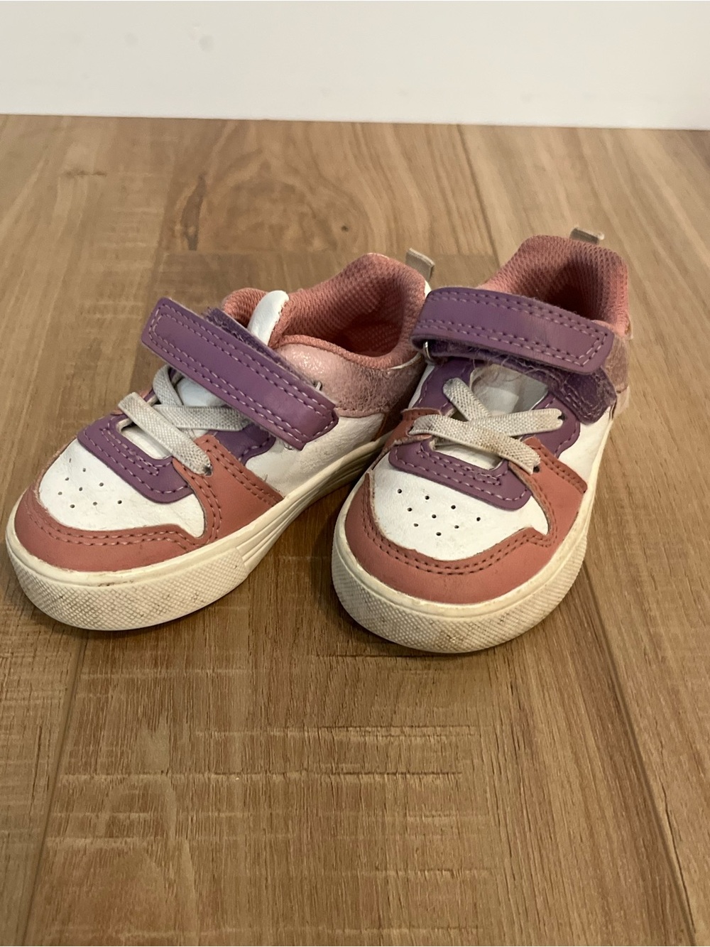 OshKosh B'gosh White, Pink and Purple Kids Sneakers